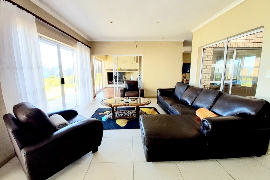 5 Bedroom Property for Sale in Bluewater Bay Western Cape